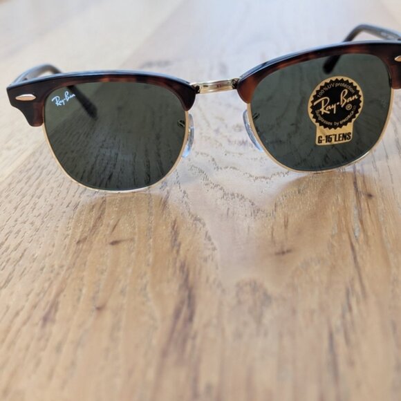 Ray-Ban Clubmaster Classic Sunglasses in Tortoise and Gold - Picture 2 of 6